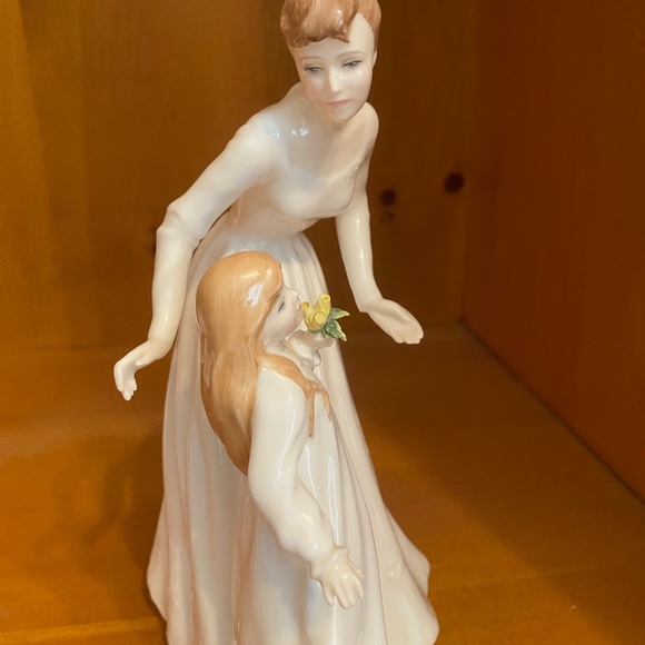 Royal Doulton Just for You. 1991. Stamped. Authentic. - Picture 2 of 2